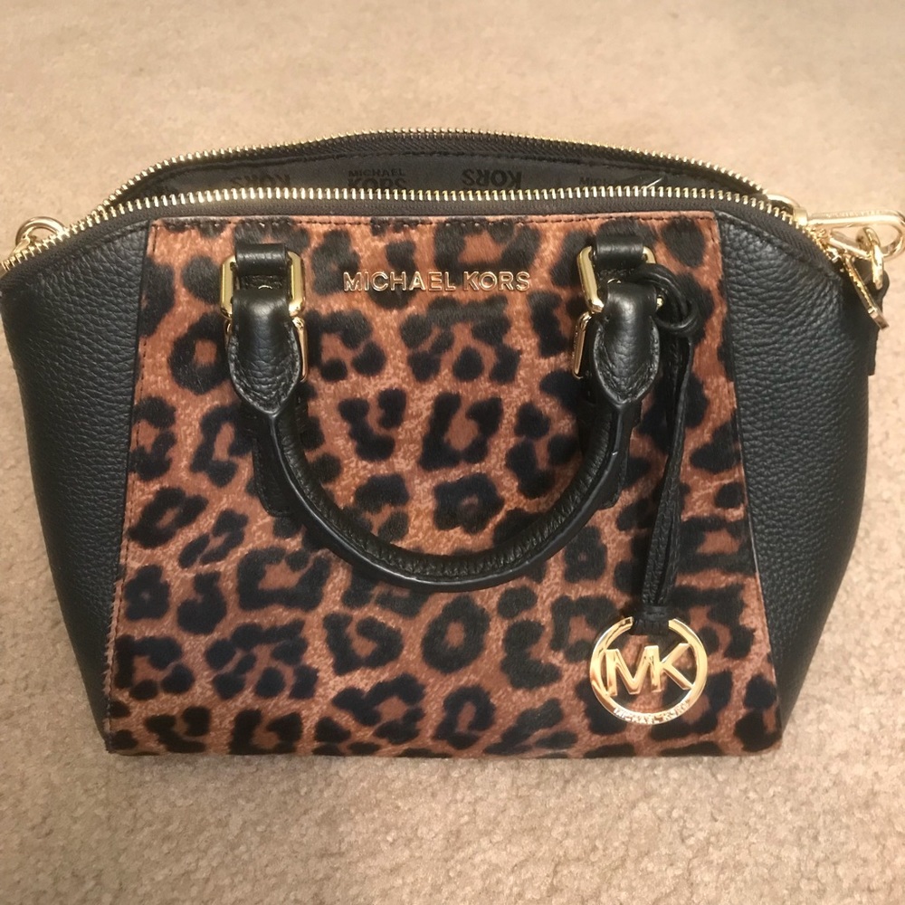 Michael Kors Ciara Medium Messenger Black Haircalf